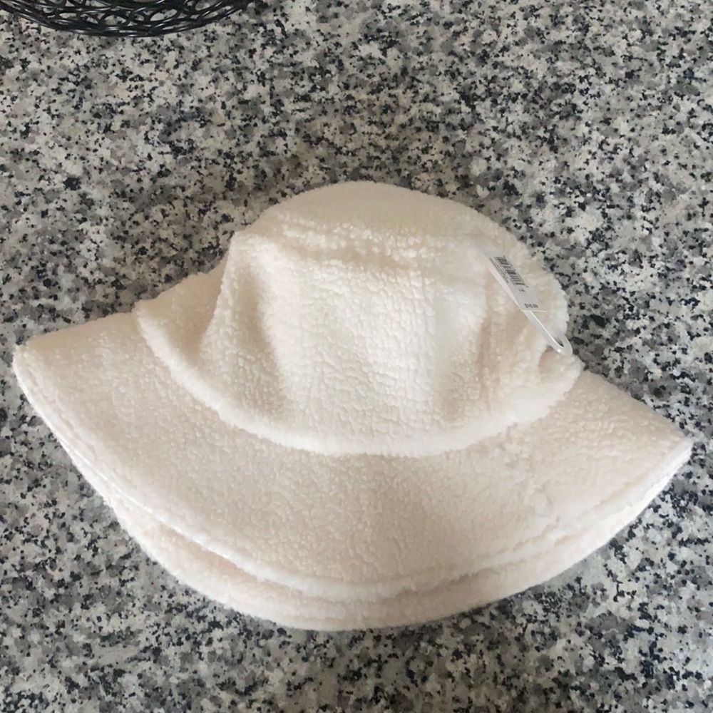 NWT OLD NAVY Sherpa bucket hat